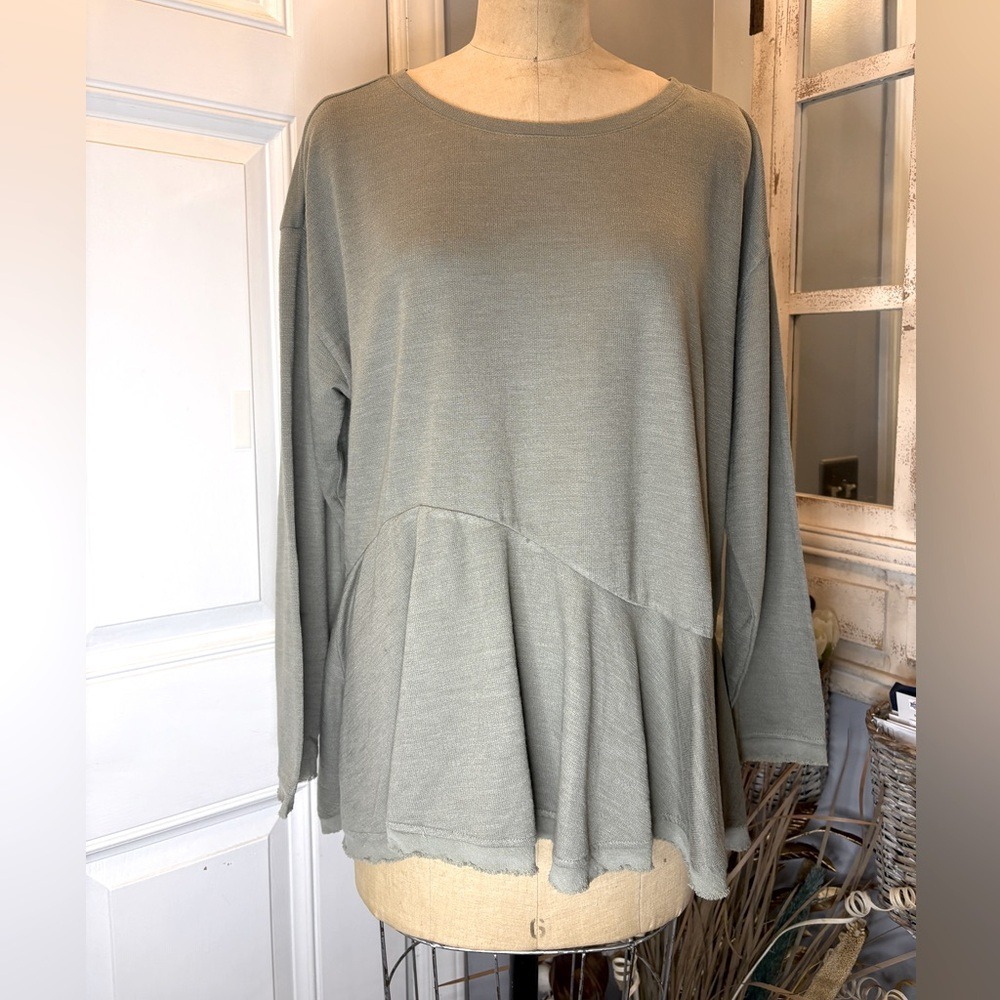 Soft Surroundings Sage Green Asymmetrical Peplum‎ Raw Hem Knit Top 2EH64 Womens